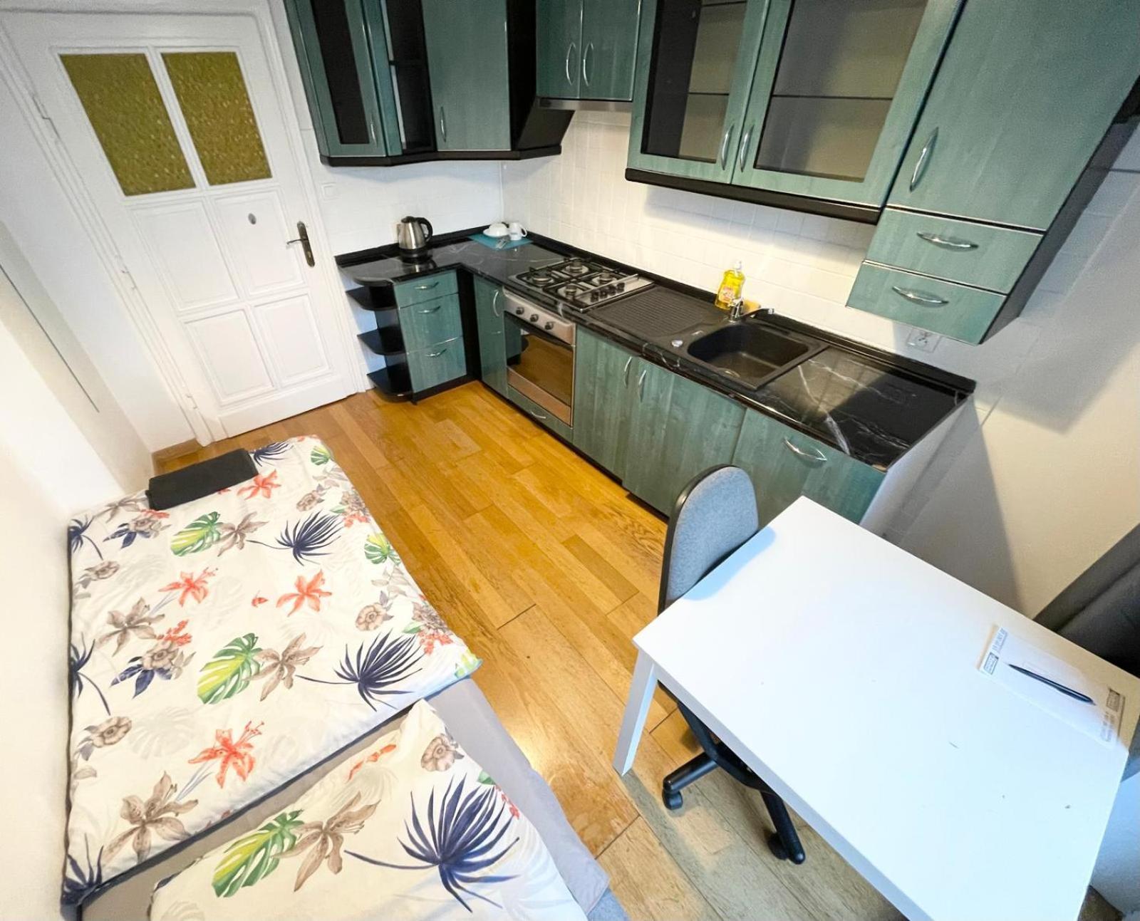 Fantastic Waw - W8 Room Dn Варшава Екстериор снимка